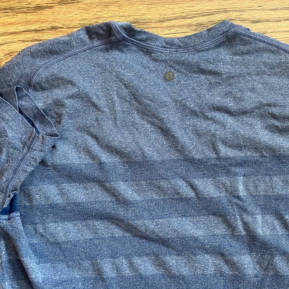 Mens lululemon workout shirt